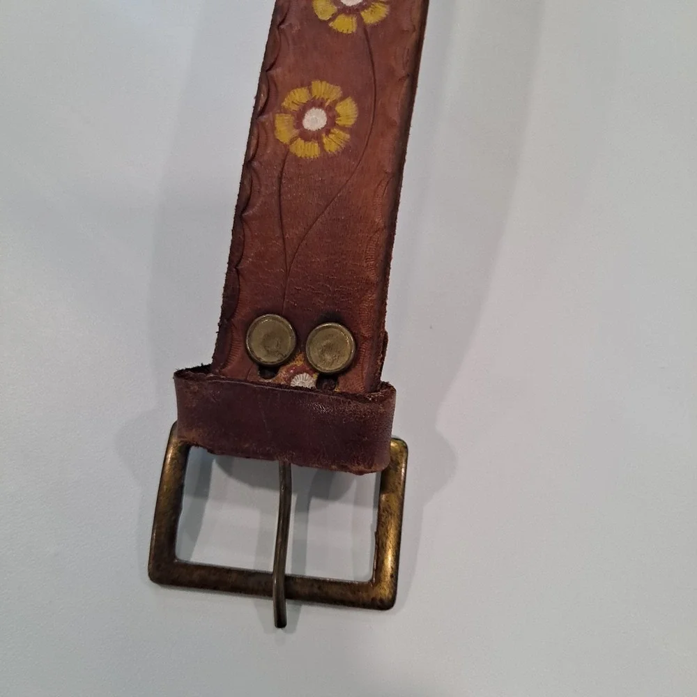 Vintage Kids  29 Inch Hand Tooled Leather Belt Brown Western Cowboy